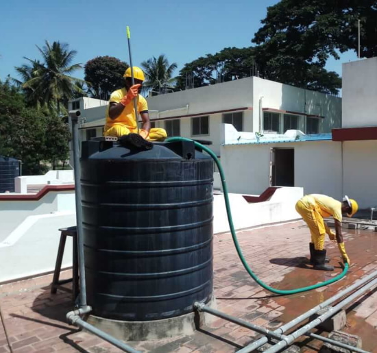Reliable water tank cleaning